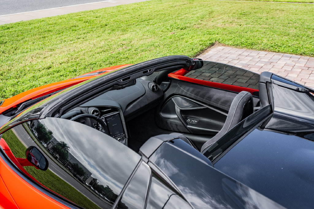 Used 2021 McLaren 720S Performance RWD image 32