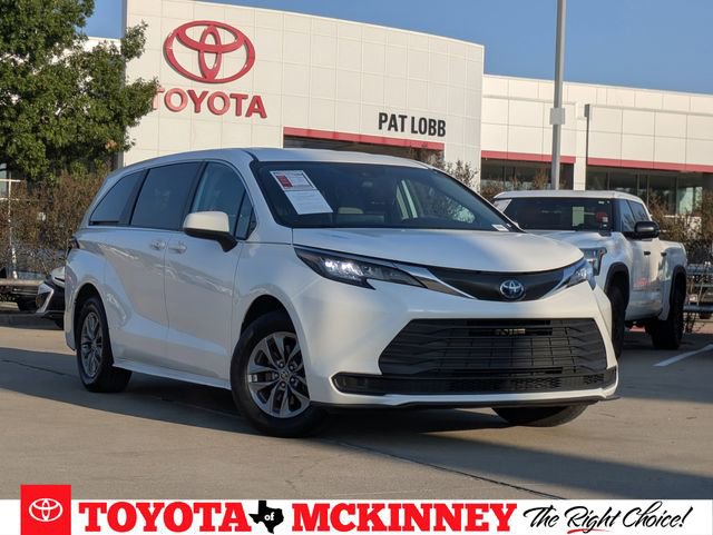 Used 2022 Toyota Sienna LE
