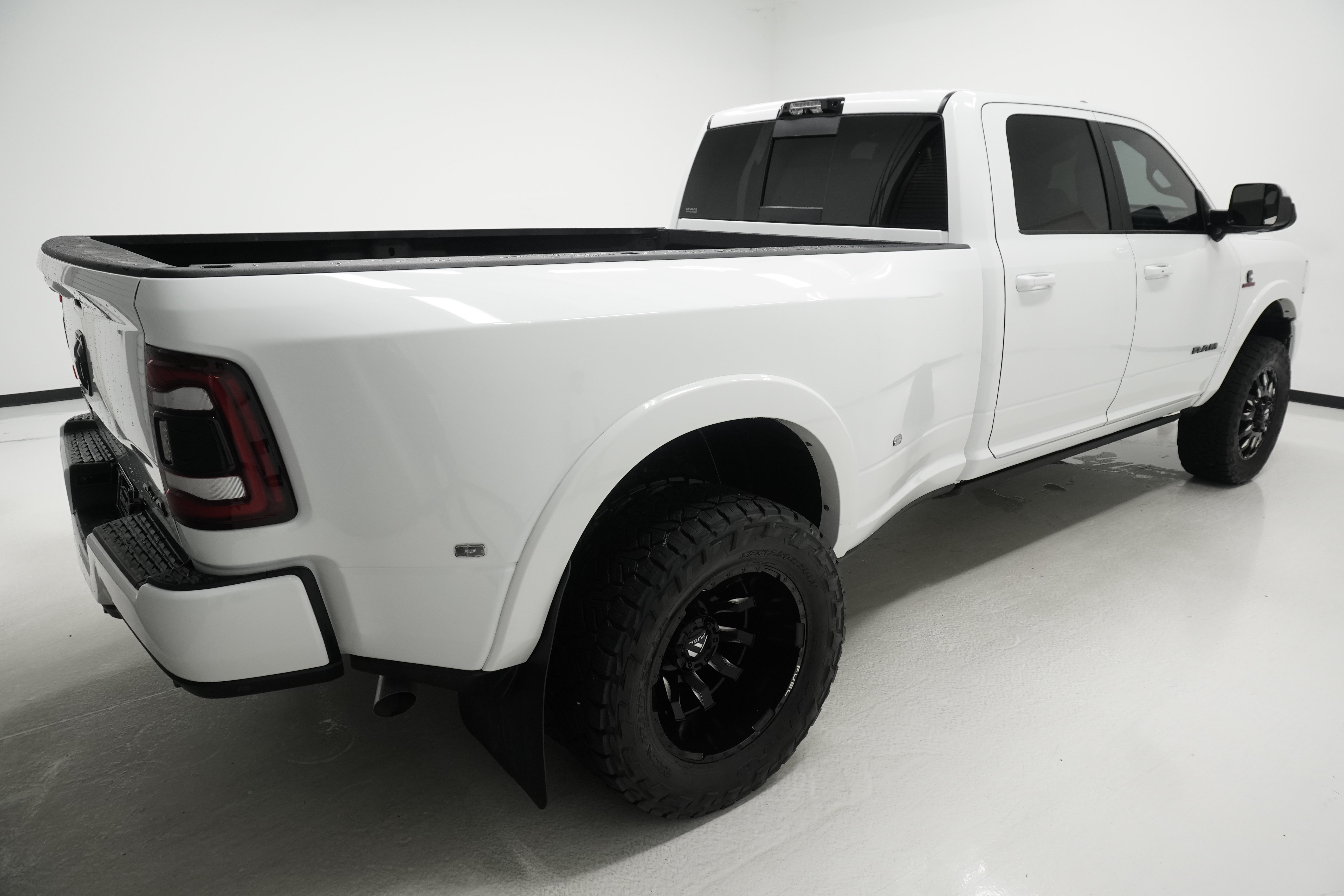 Used 2022 RAM 3500 Limited AWD/4WD image 4