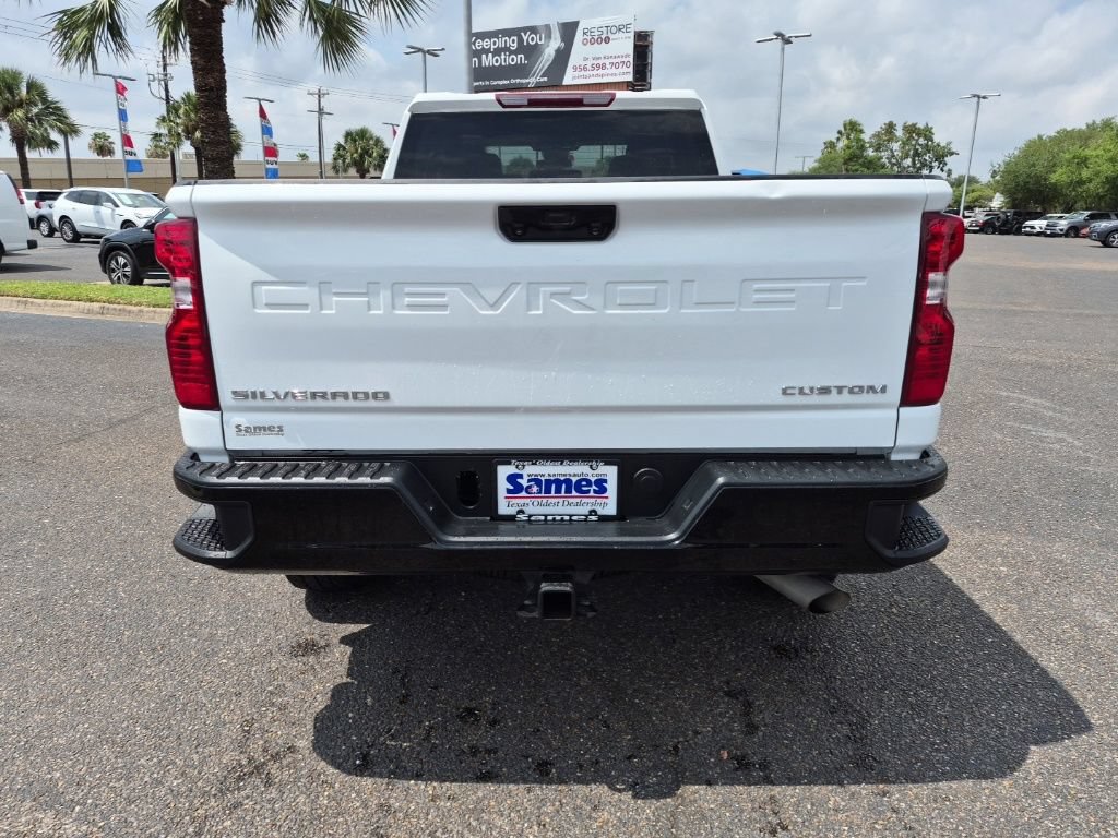Used 2024 Chevrolet Silverado 2500 Custom w/ Custom Convenience Package RWD image 4