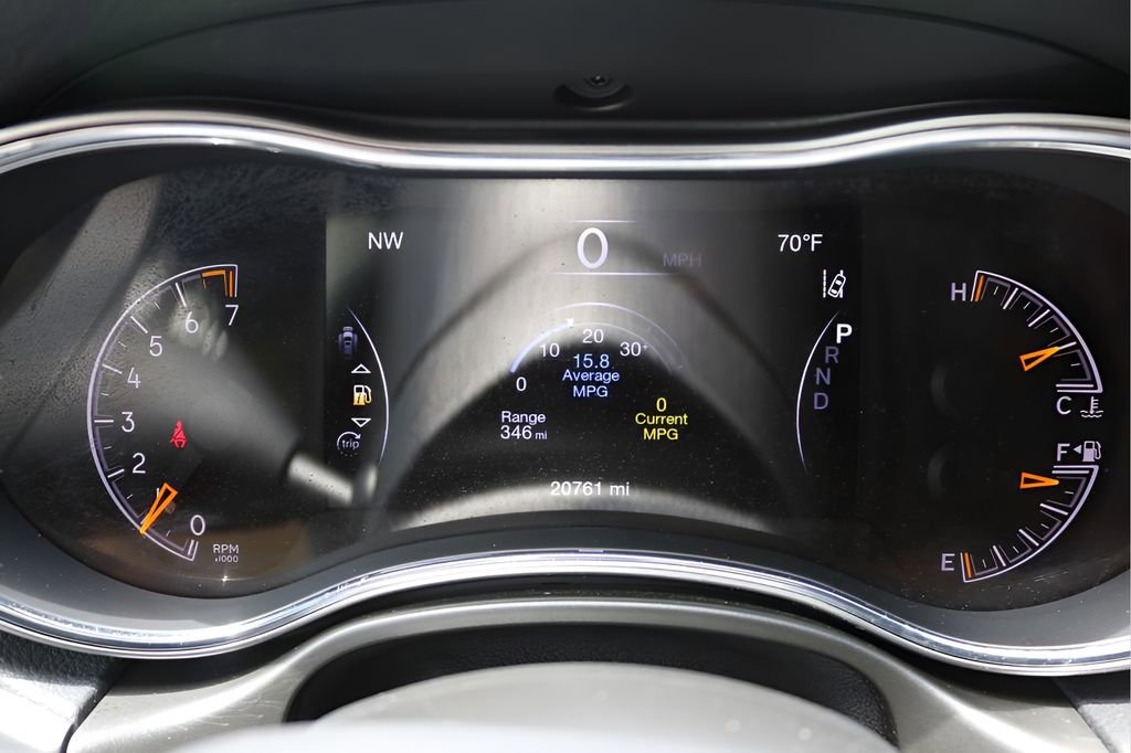 Used 2022 Jeep Grand Cherokee Laredo X RWD image 28