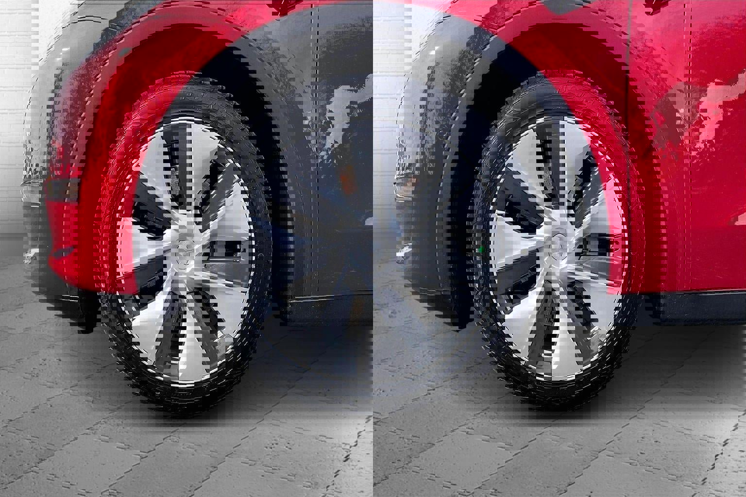 Used 2021 Tesla Model Y Long Range image 9