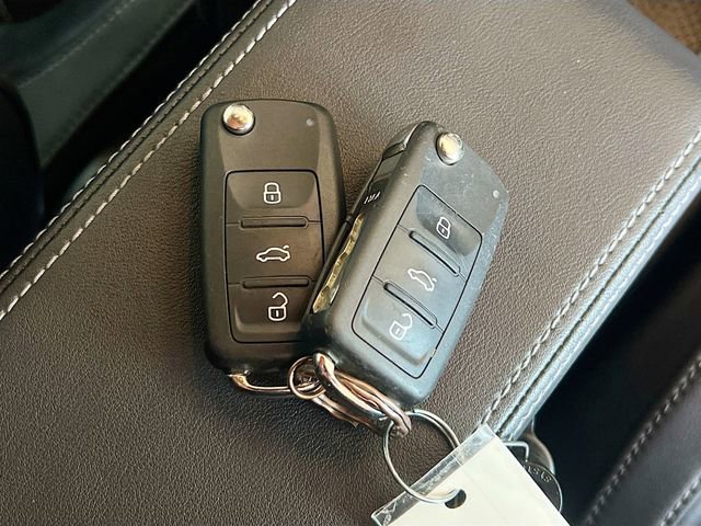 Used 2019 Volkswagen Beetle 2.0T Final Edition SEL image 33