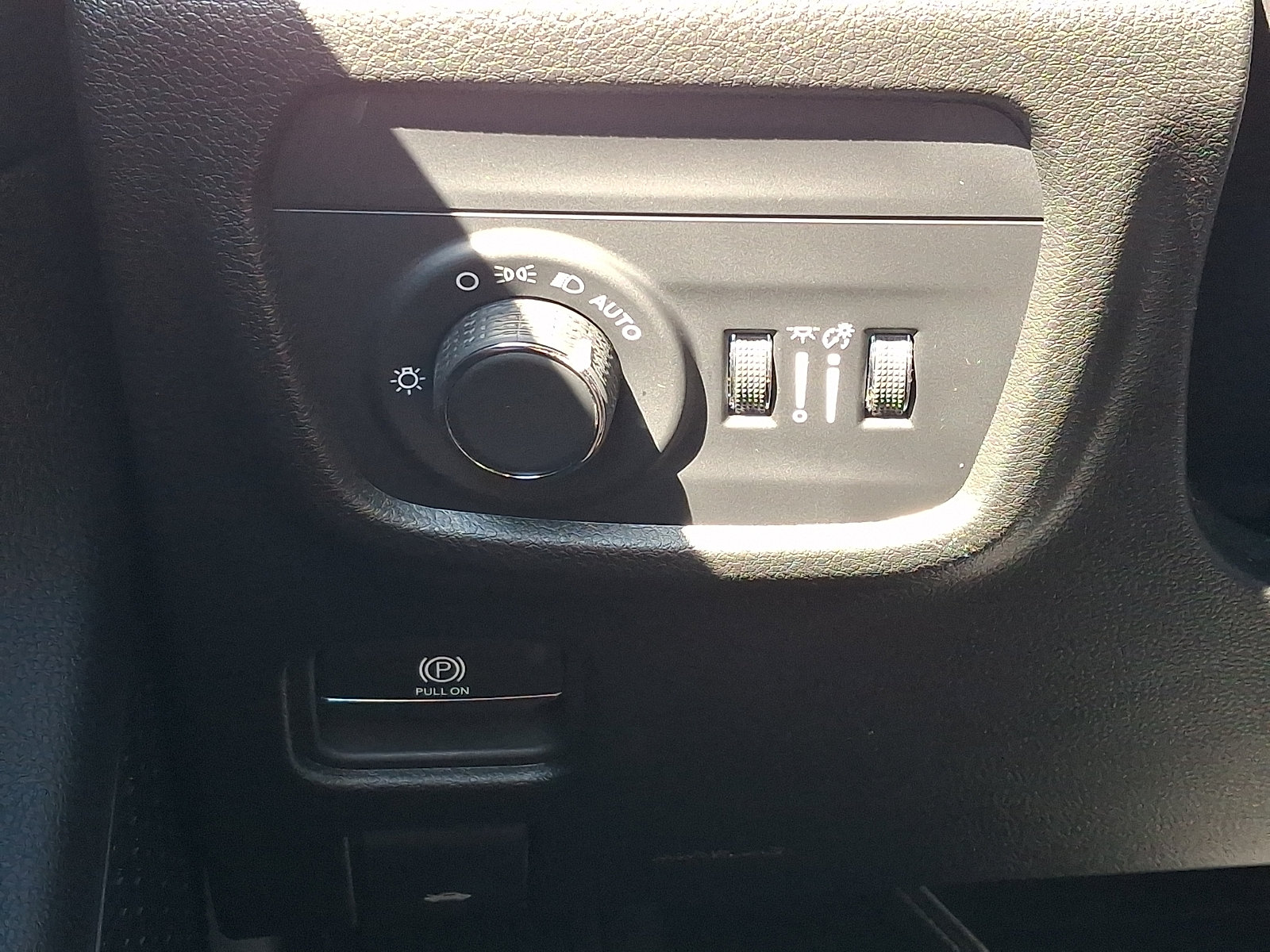 Used 2023 Jeep Grand Cherokee L Laredo AWD/4WD image 26