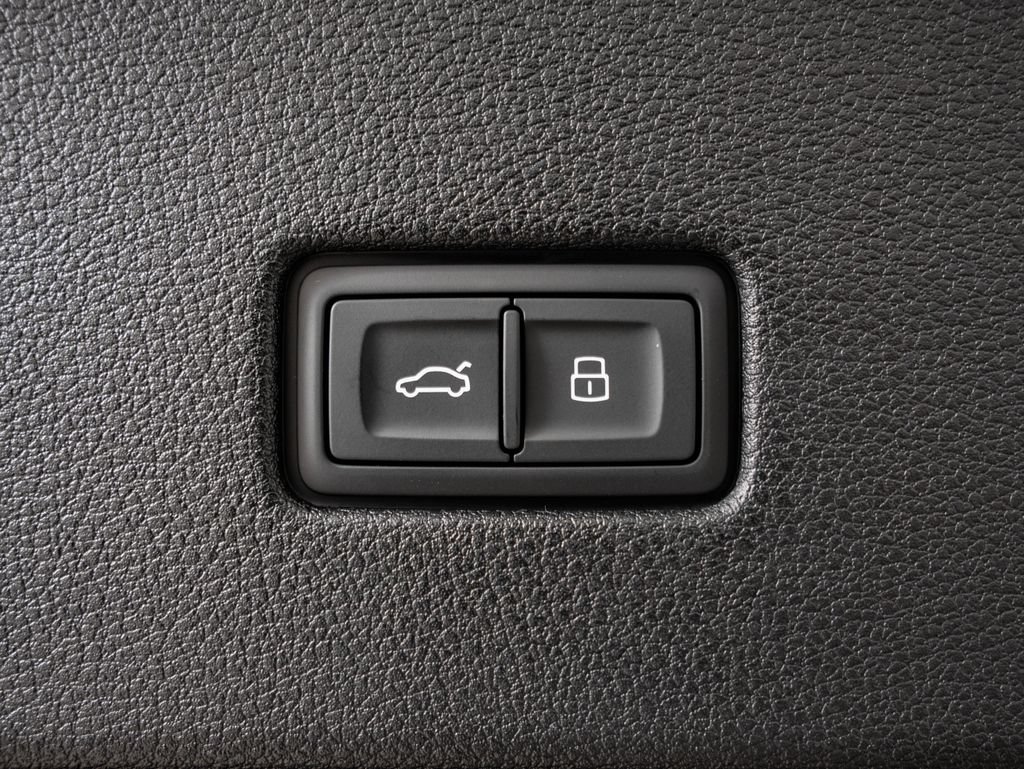 New 2026 Audi SQ8 Prestige AWD/4WD image 22