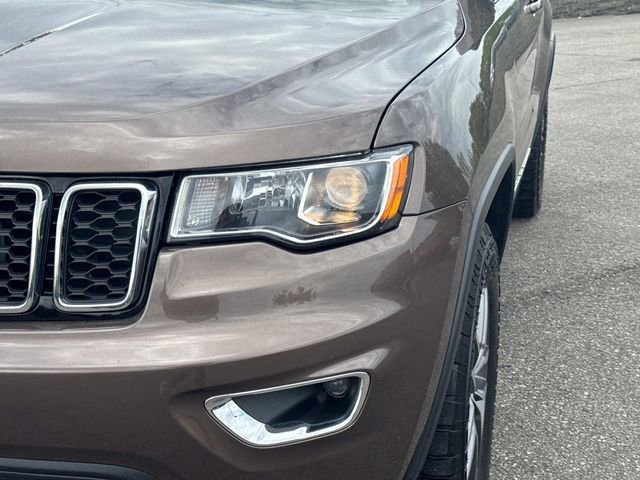 Used 2020 Jeep Grand Cherokee Laredo w/ Laredo X Package AWD/4WD image 11