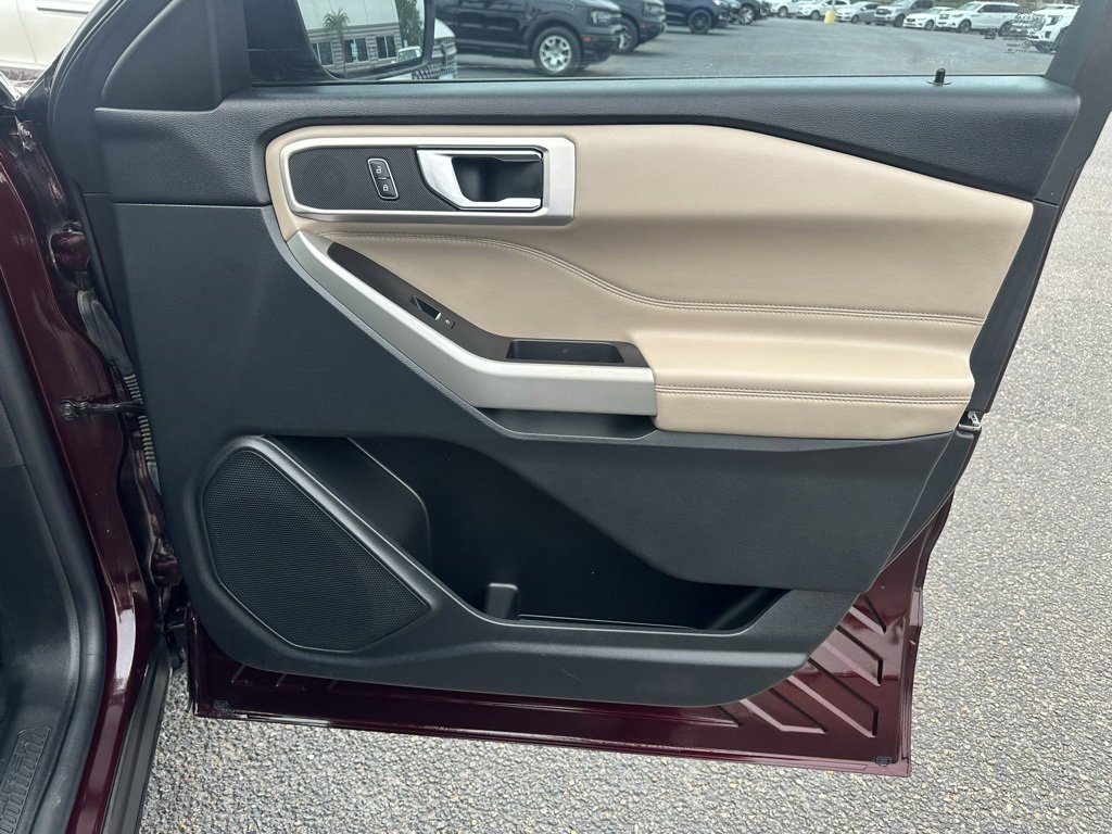 Used 2022 Ford Explorer XLT image 22