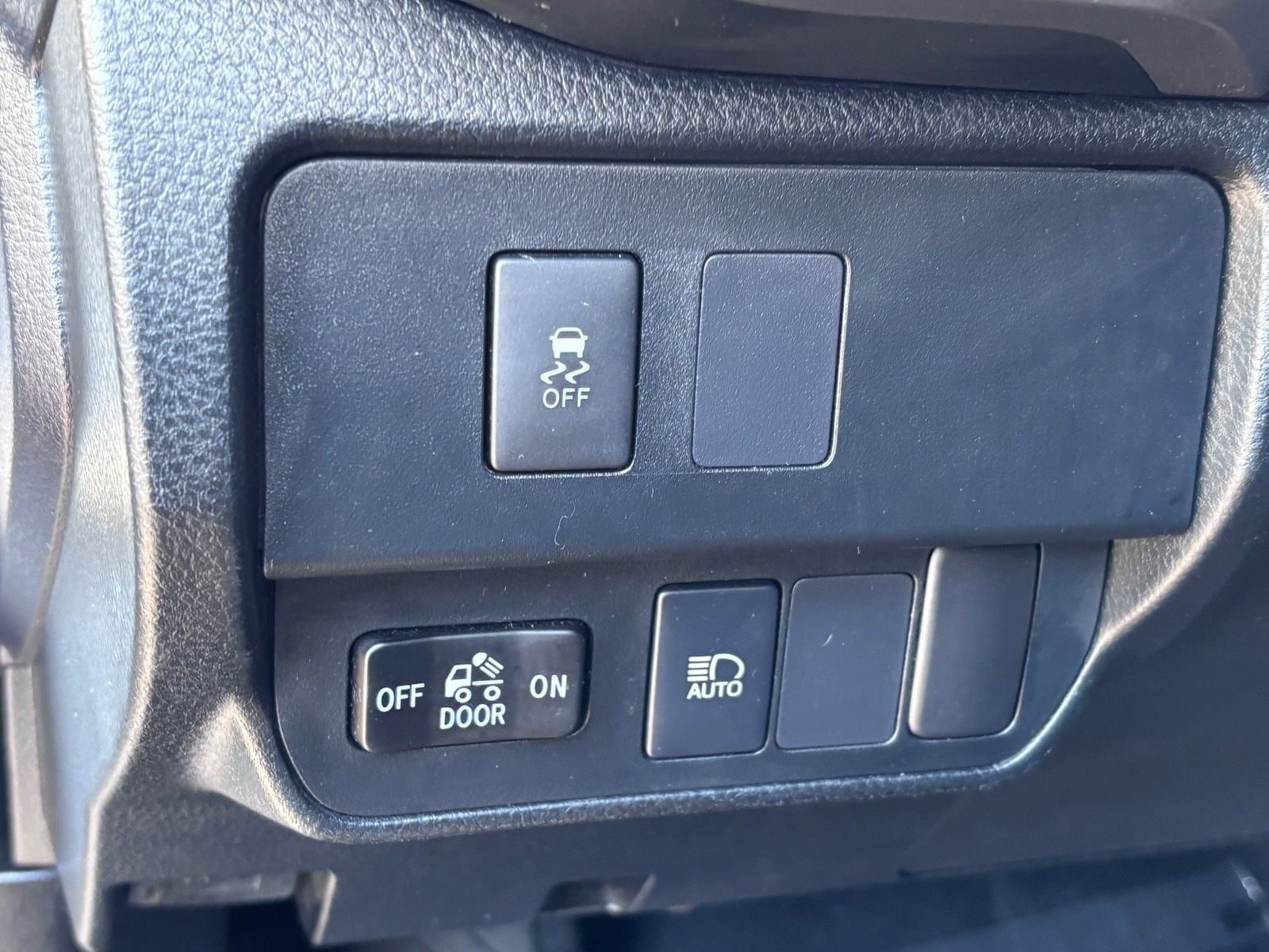 Used 2021 Toyota Tacoma SR5 AWD/4WD image 22