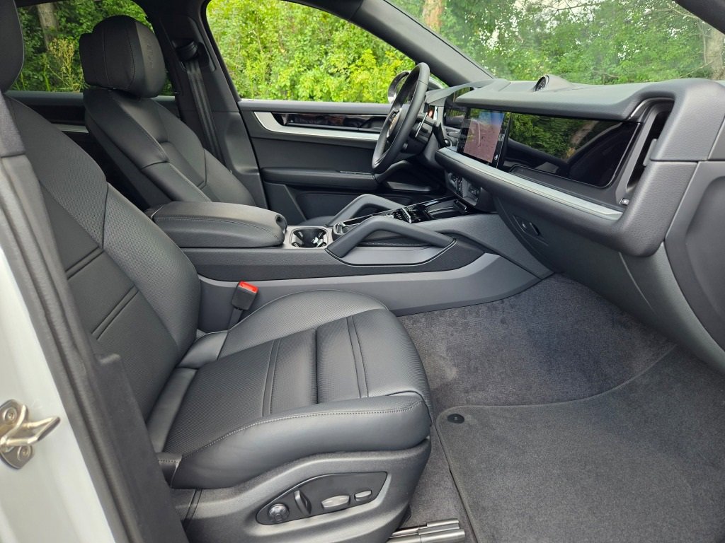 New 2026 Porsche Cayenne Coupe image 39