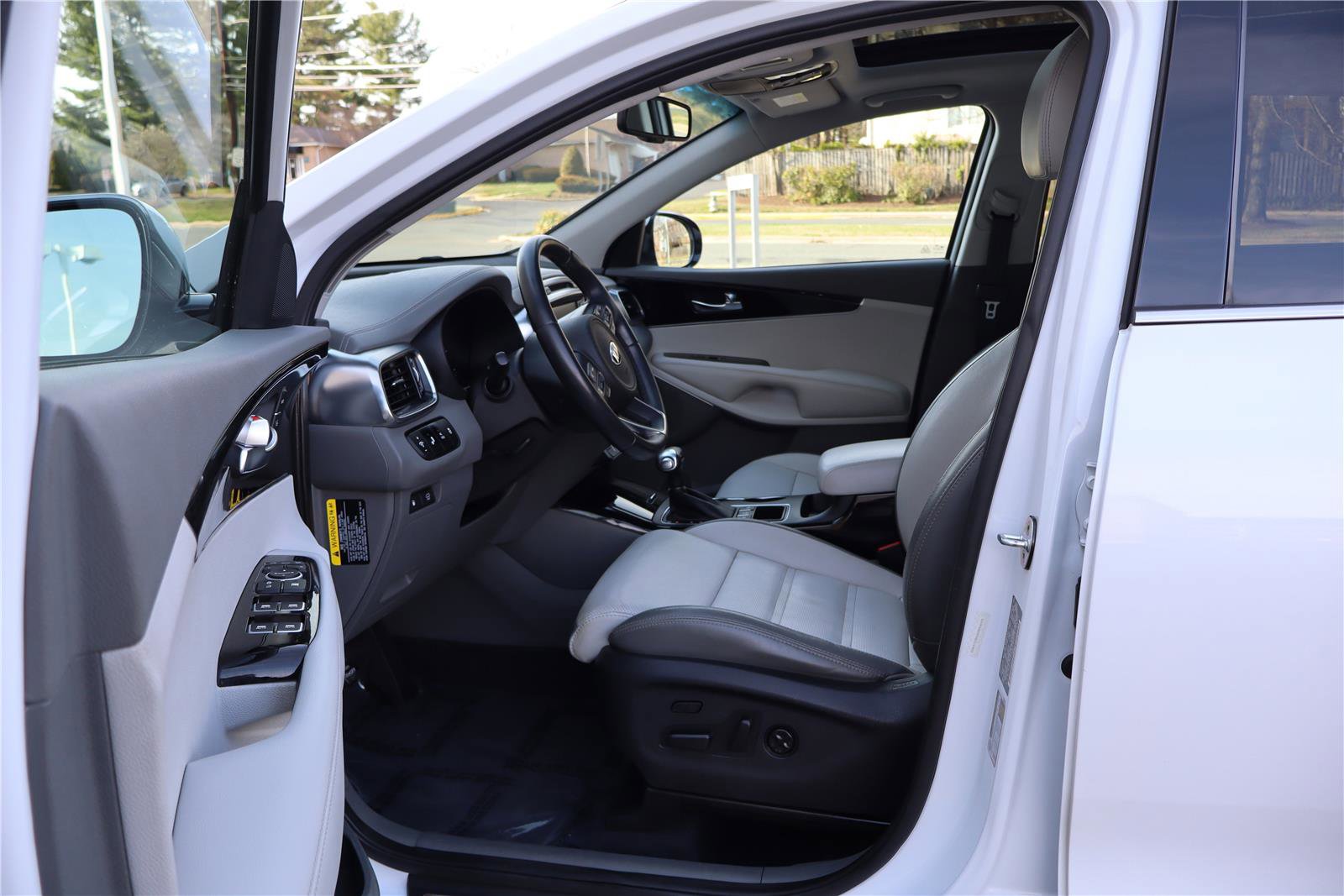 Used 2017 Kia Sorento SX image 14