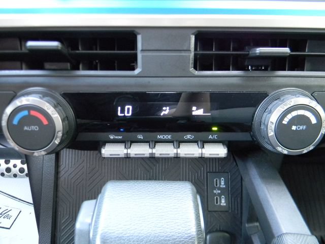 Certified 2025 Toyota Tacoma TRD Sport AWD/4WD image 16