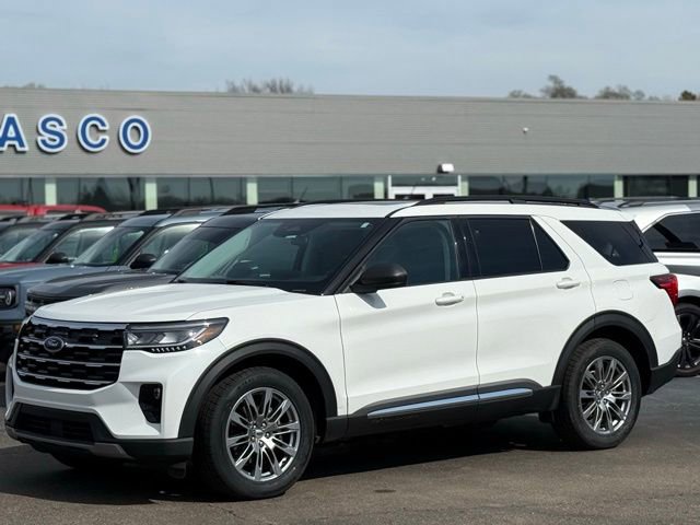Used 2025 Ford Explorer Active w/ Active Comfort Package image 34