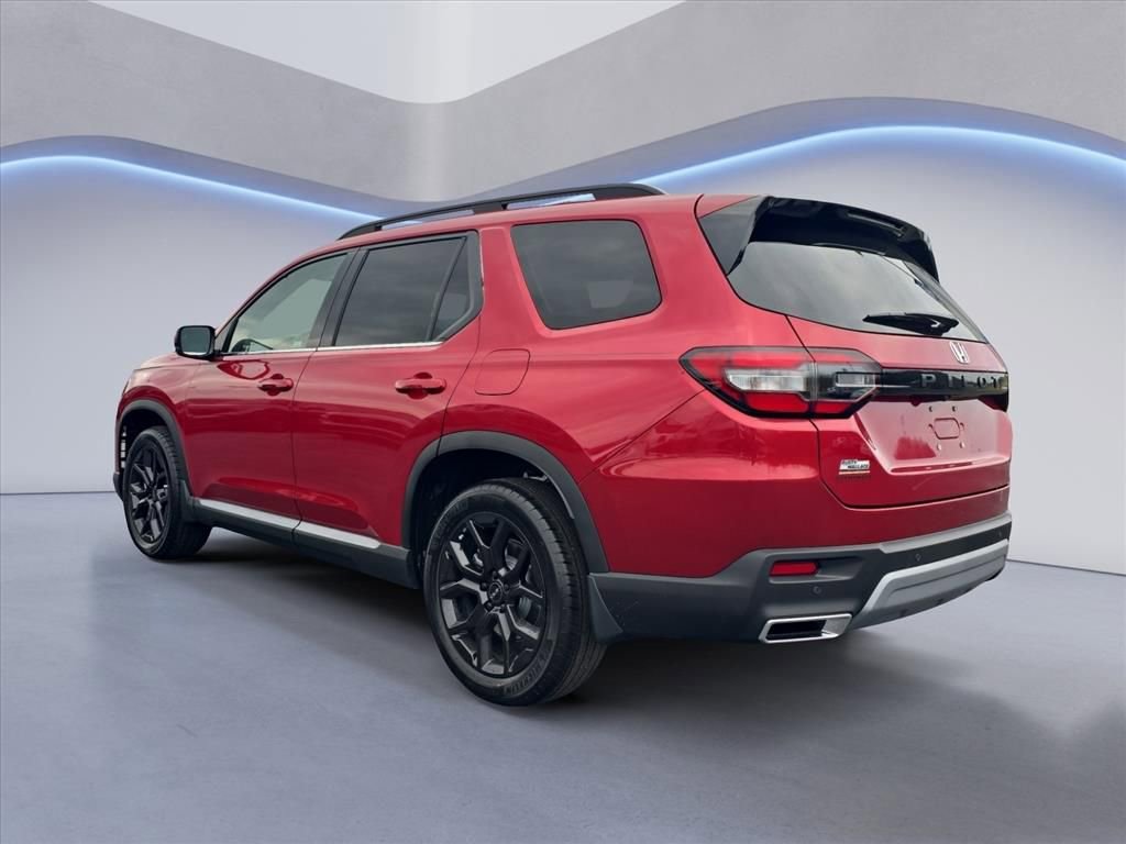 New 2025 Honda Pilot Touring image 3