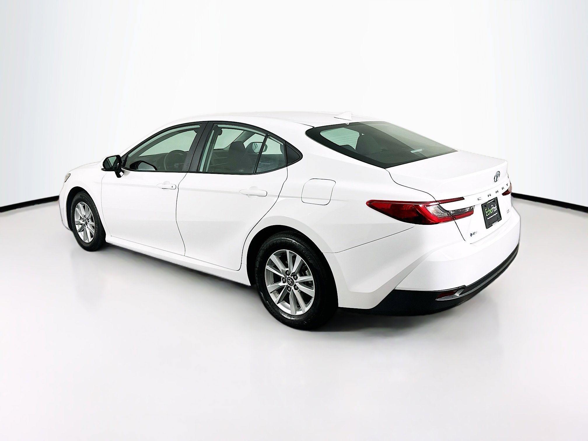 Used 2025 Toyota Camry LE image 5
