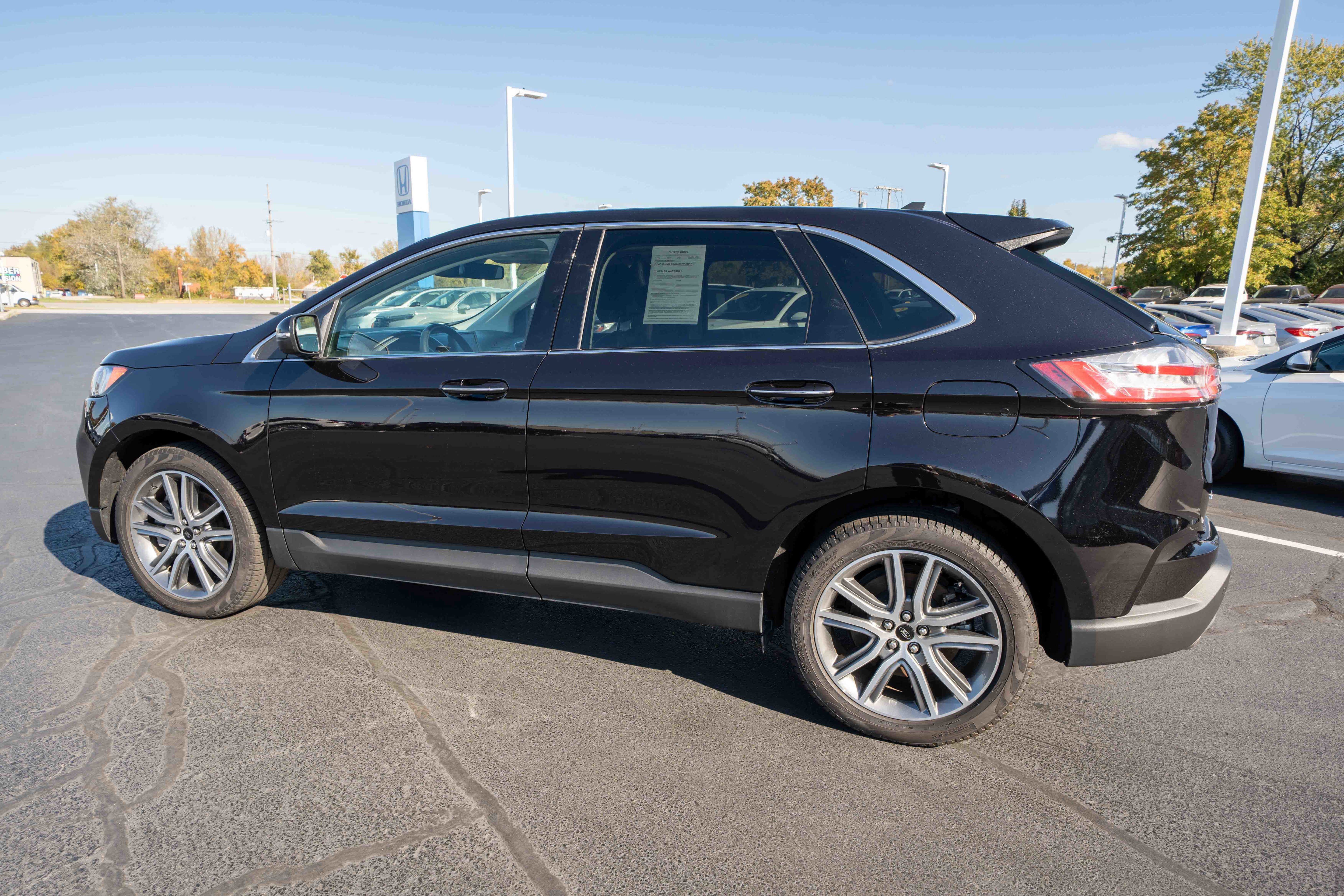 Used 2024 Ford Edge Titanium image 4