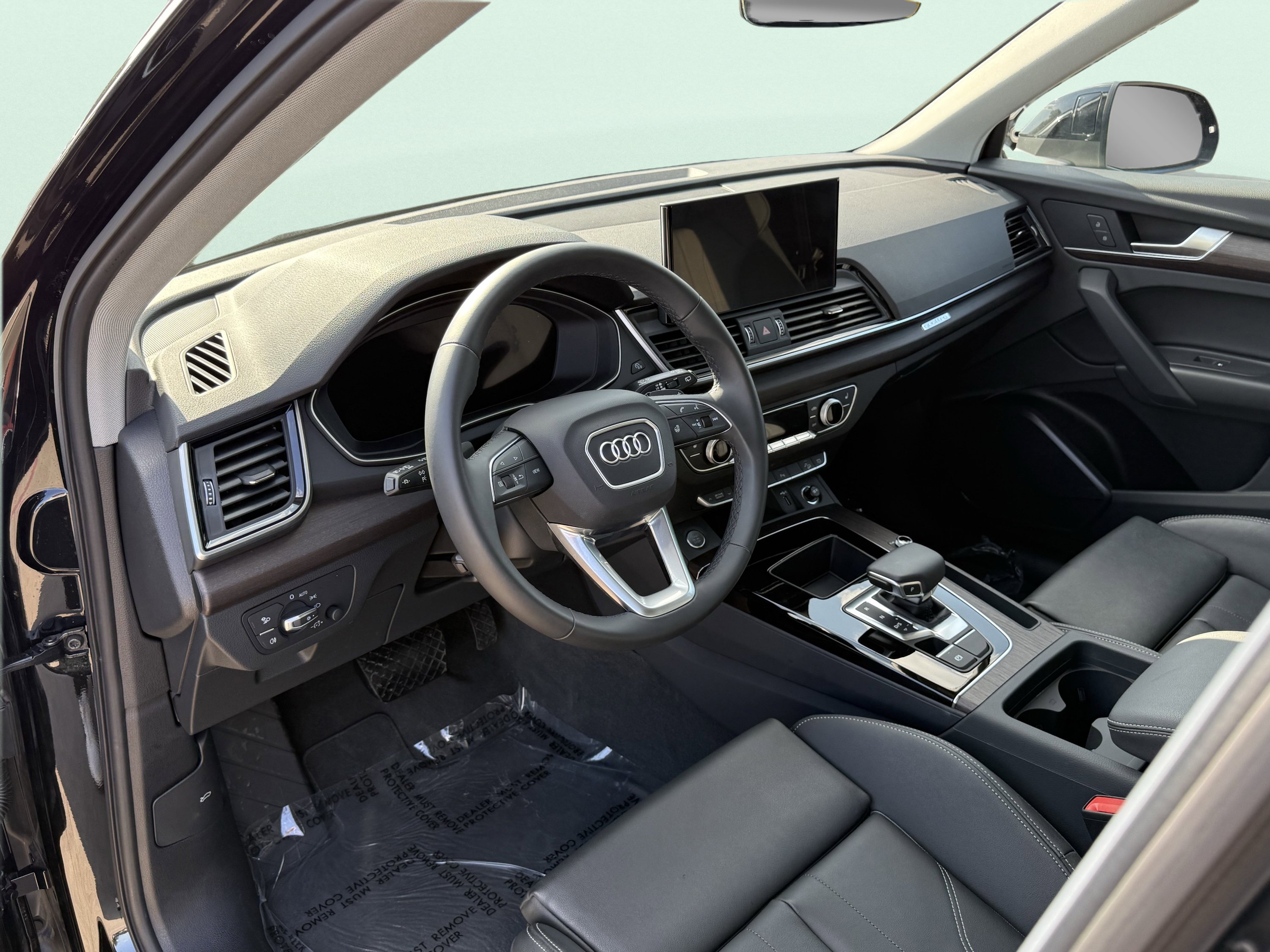 Used 2024 Audi Q5 e Premium w/ Convenience Package AWD/4WD image 28