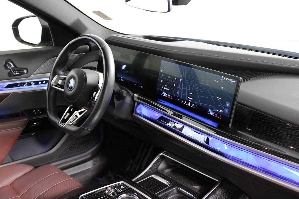 Used 2024 BMW i7 xDrive60 AWD/4WD image 12