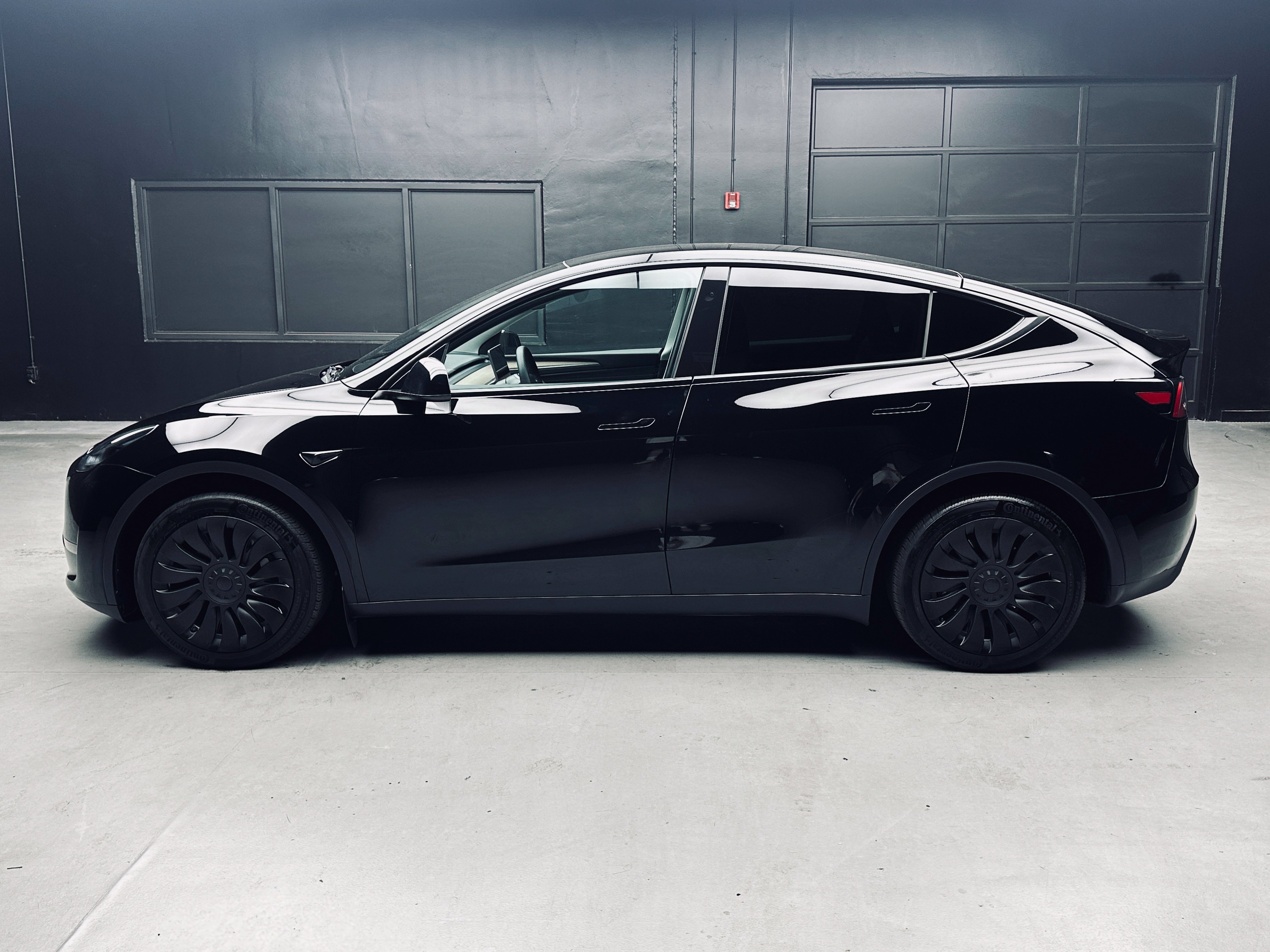 Used 2023 Tesla Model Y Long Range AWD/4WD image 4