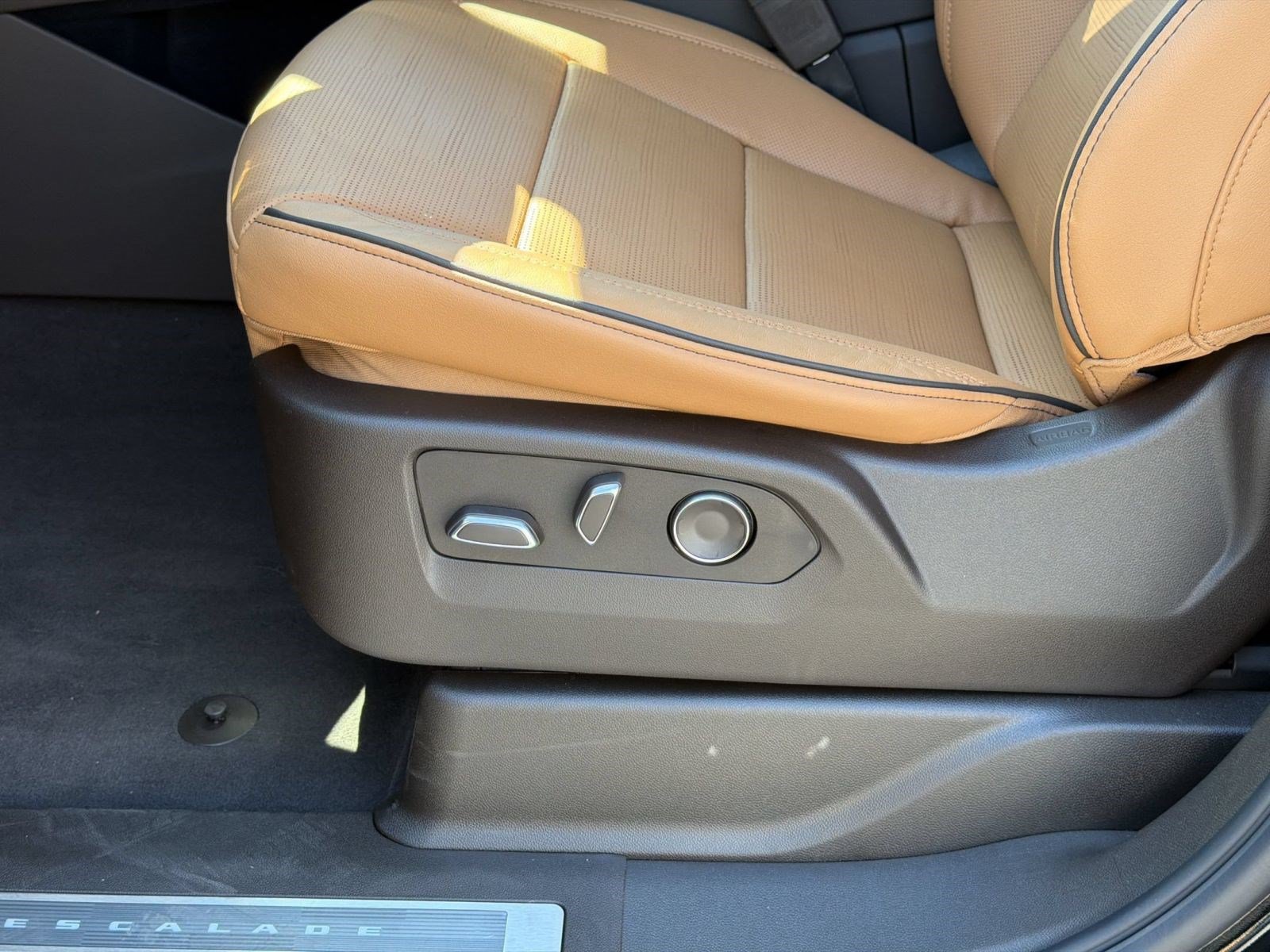 New 2026 Cadillac Escalade Luxury w/ Touring Package AWD/4WD image 15