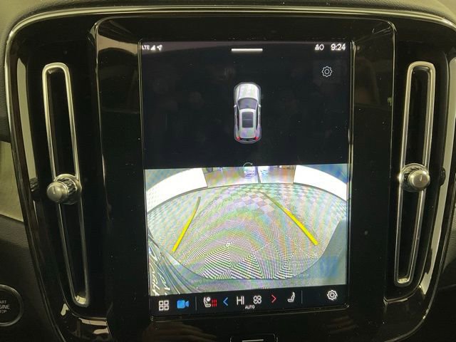 Certified 2023 Volvo XC40 B5 Plus w/ Climate Package image 11