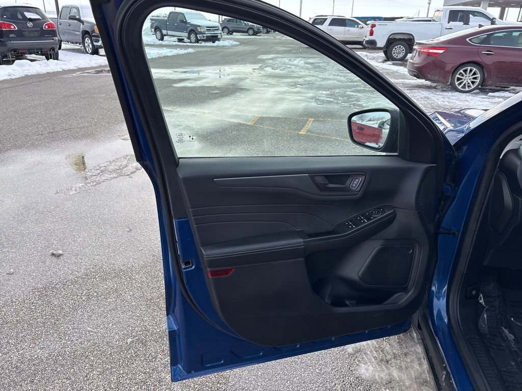 Used 2023 Ford Escape Active image 28