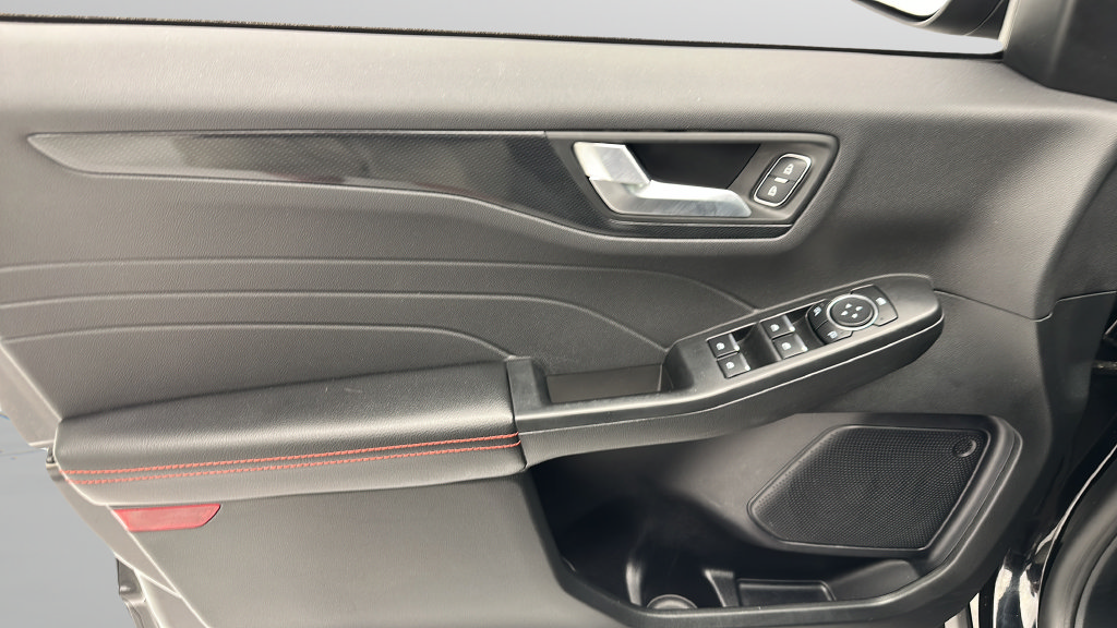 Used 2025 Ford Escape ST-Line FWD image 13
