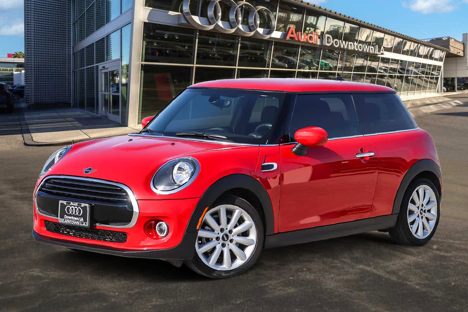 Used 2020 MINI Cooper 2-Door Hardtop image 1