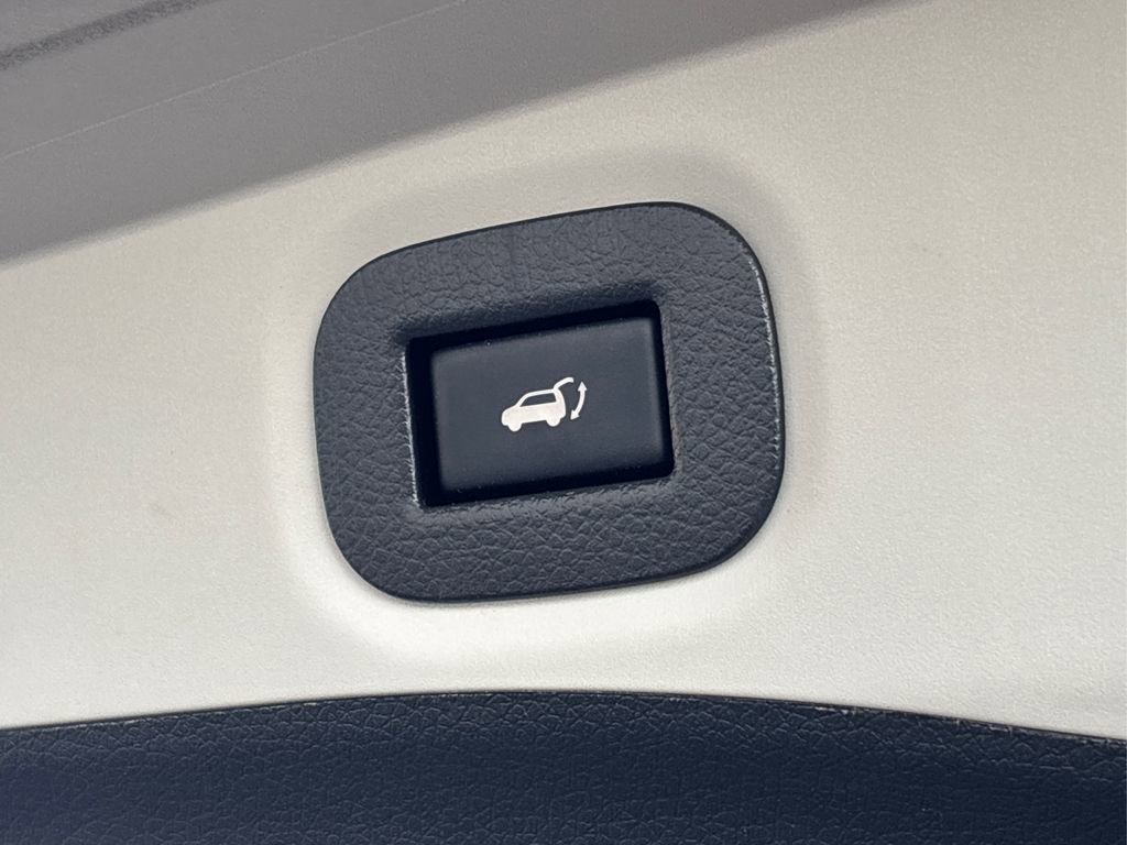 Used 2019 Nissan Rogue SV image 14