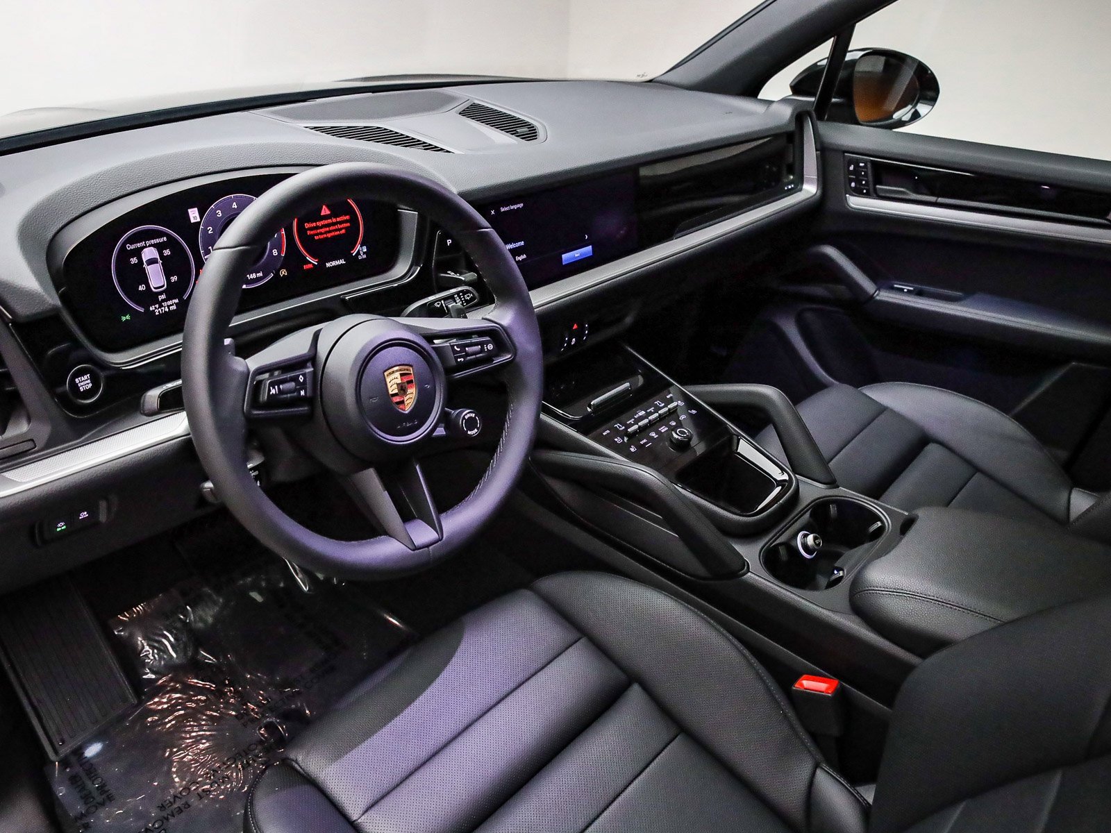 Used 2025 Porsche Cayenne image 3