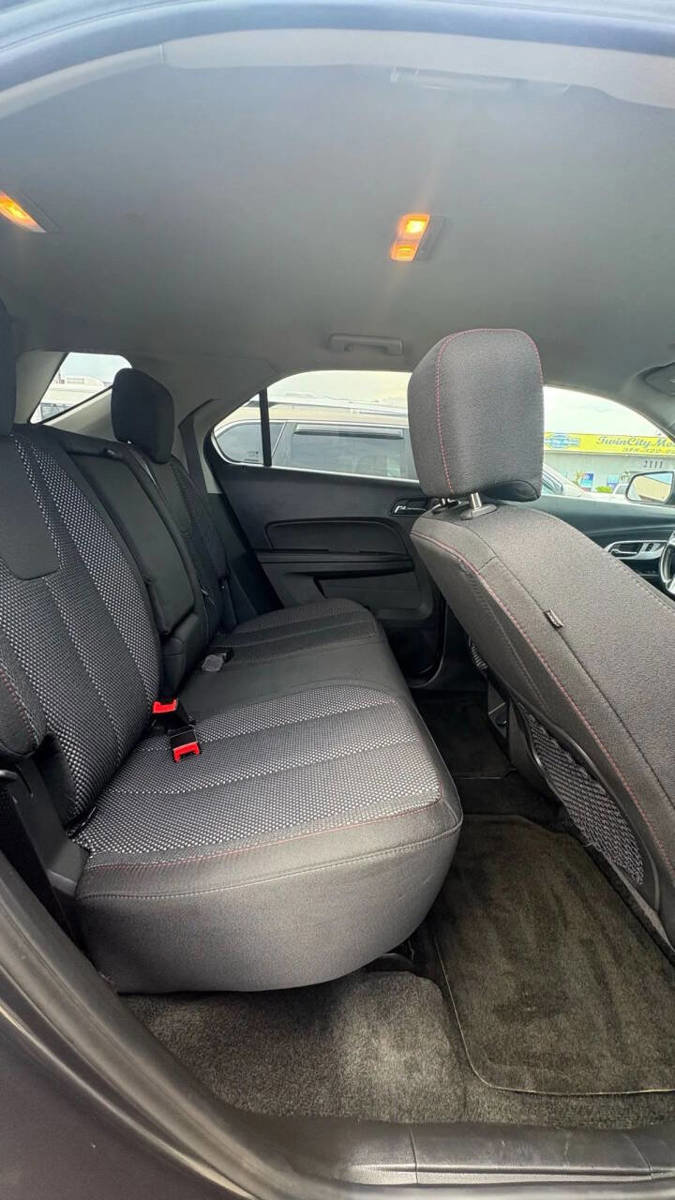 Used 2017 Chevrolet Equinox LT w/ Convenience Package image 6