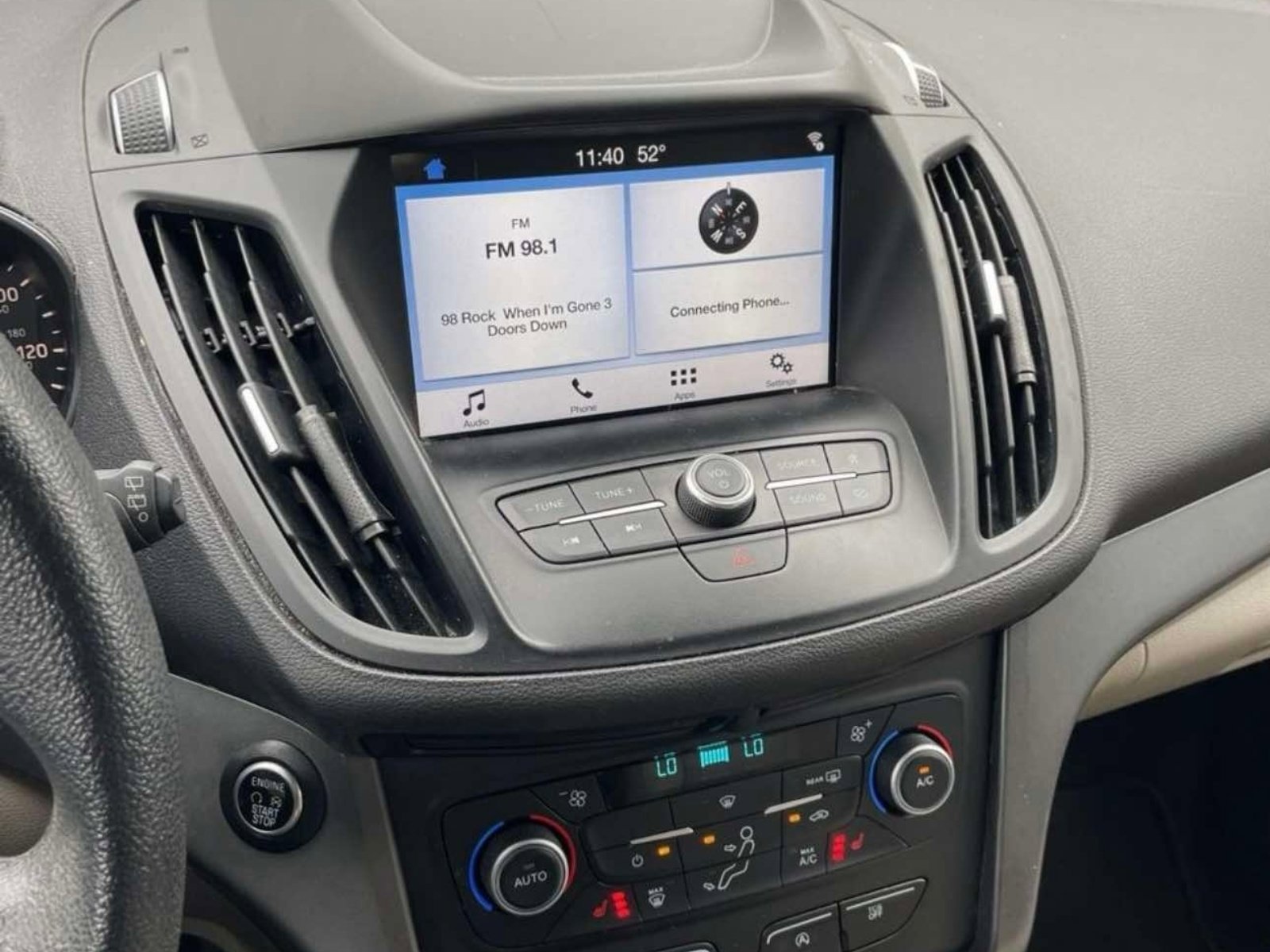 Used 2019 Ford Escape SE image 4