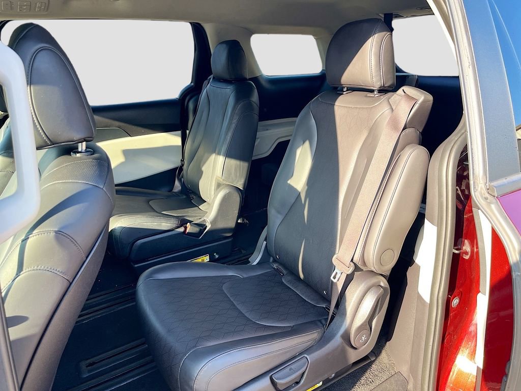 Certified 2024 Kia Carnival LX image 22