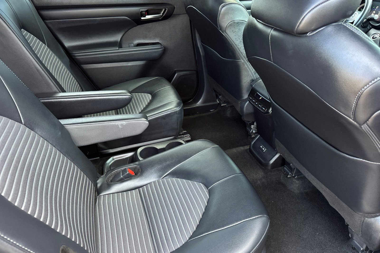 Used 2025 Toyota Highlander XSE image 20