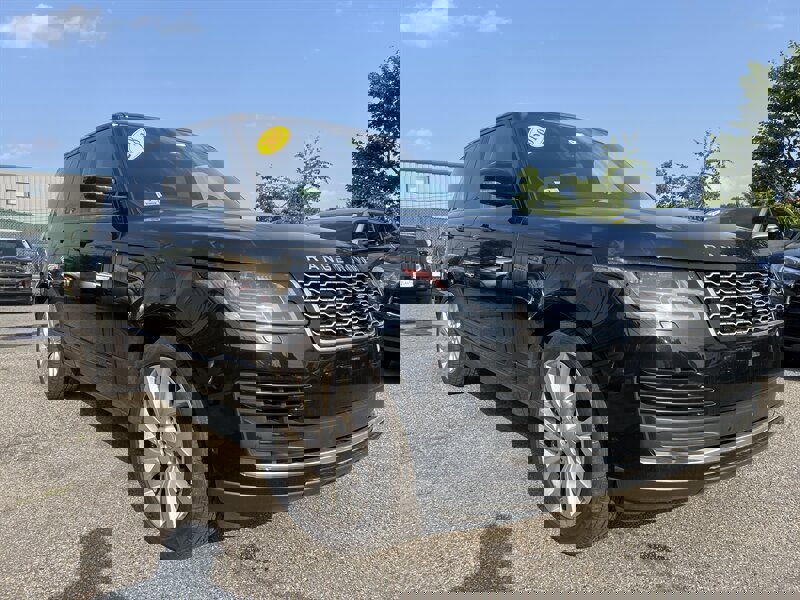 Used 2018 Land Rover Range Rover Supercharged image 3