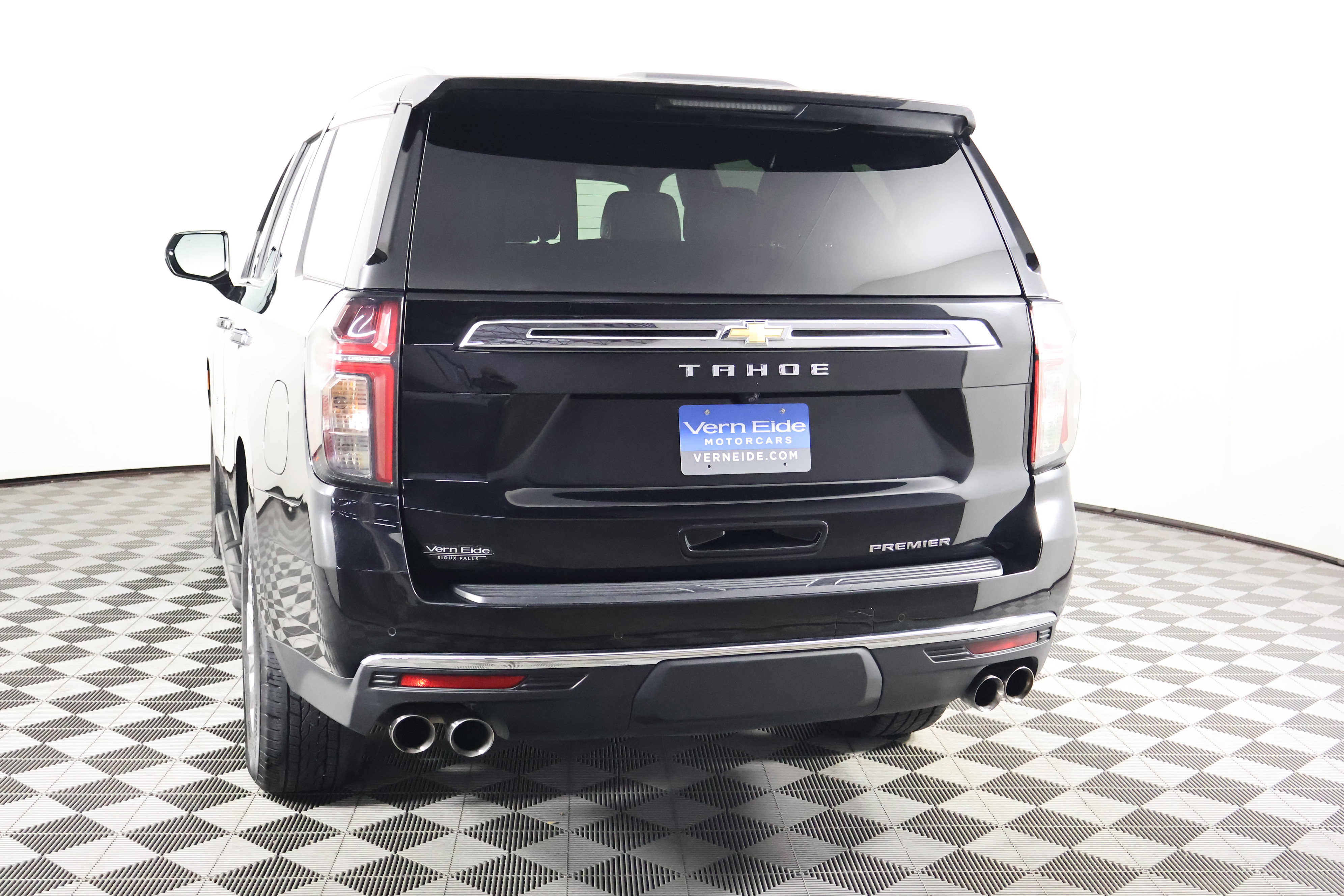 Used 2024 Chevrolet Tahoe Premier AWD/4WD image 7
