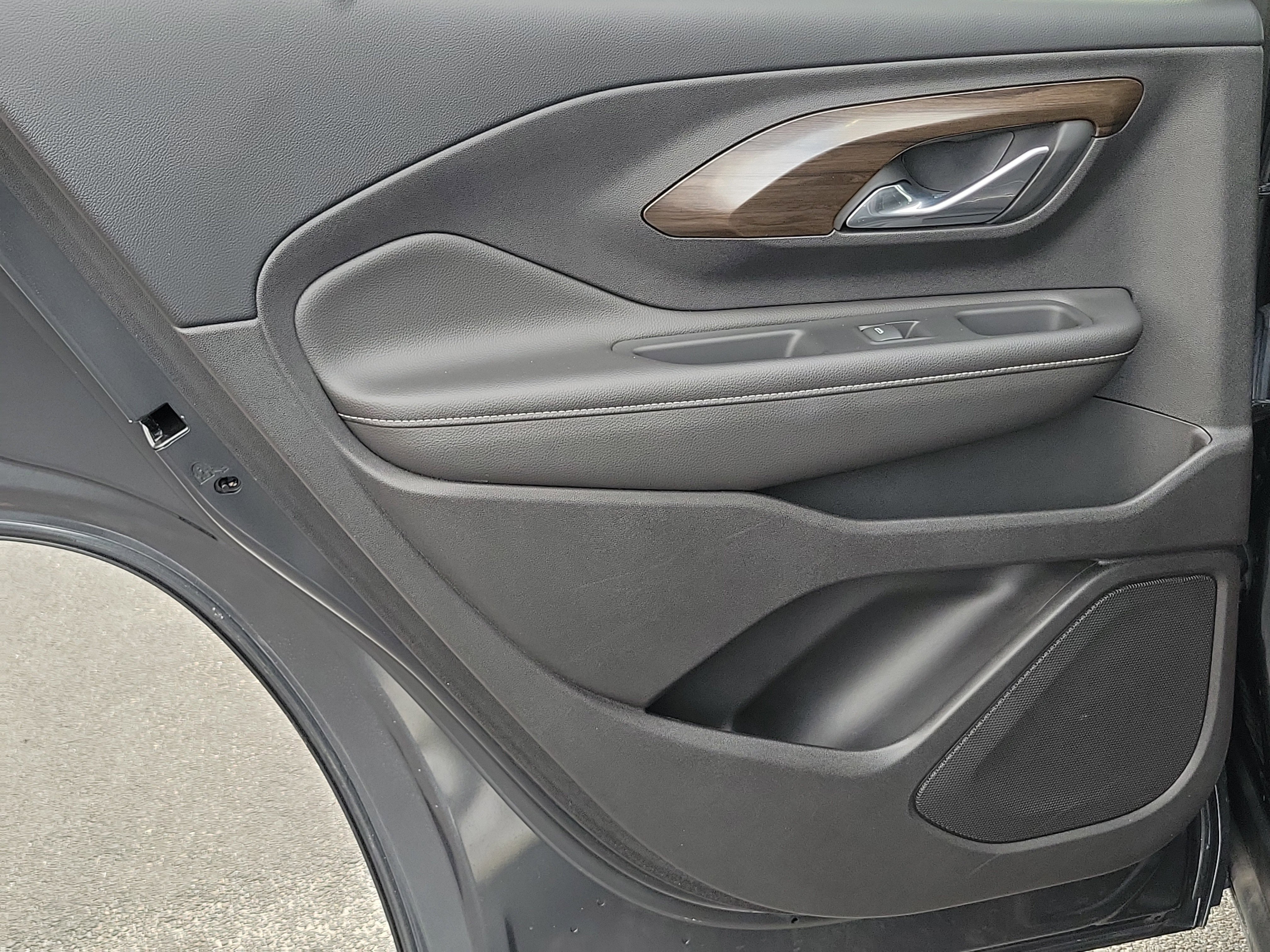 Used 2018 GMC Terrain Denali w/ Advanced Safety Package image 16