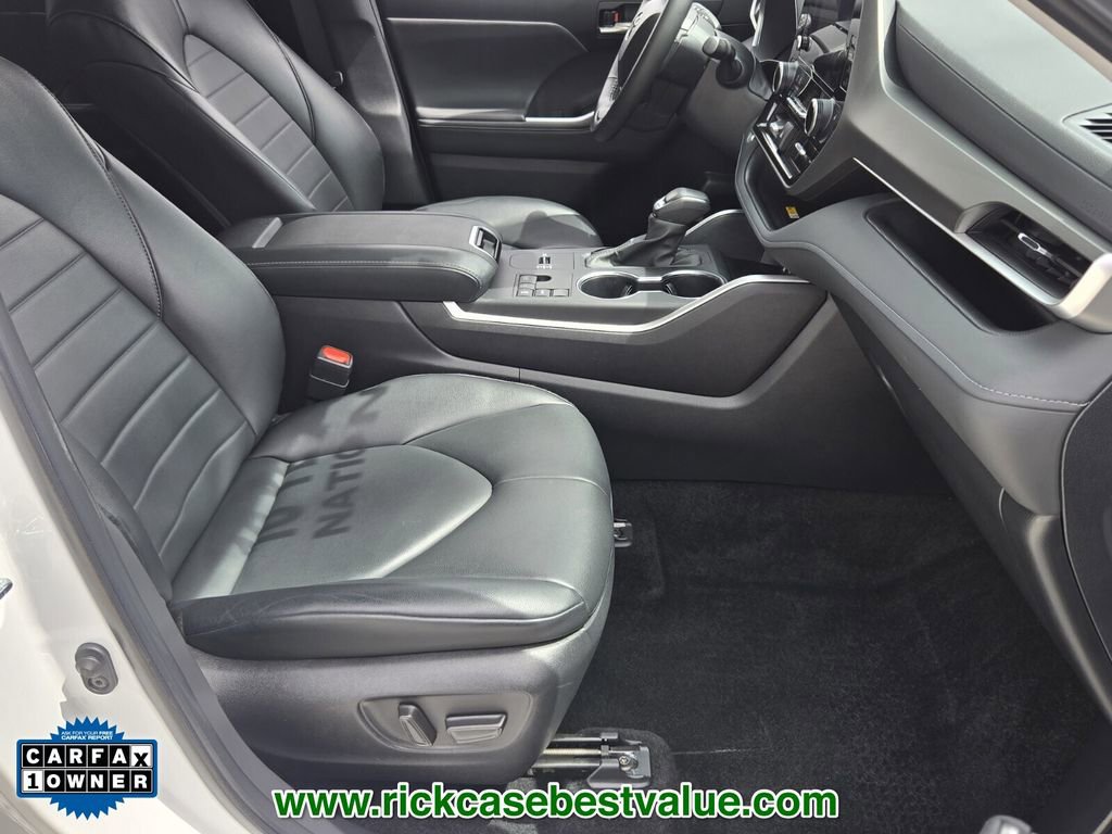 Used 2024 Toyota Highlander XLE image 20