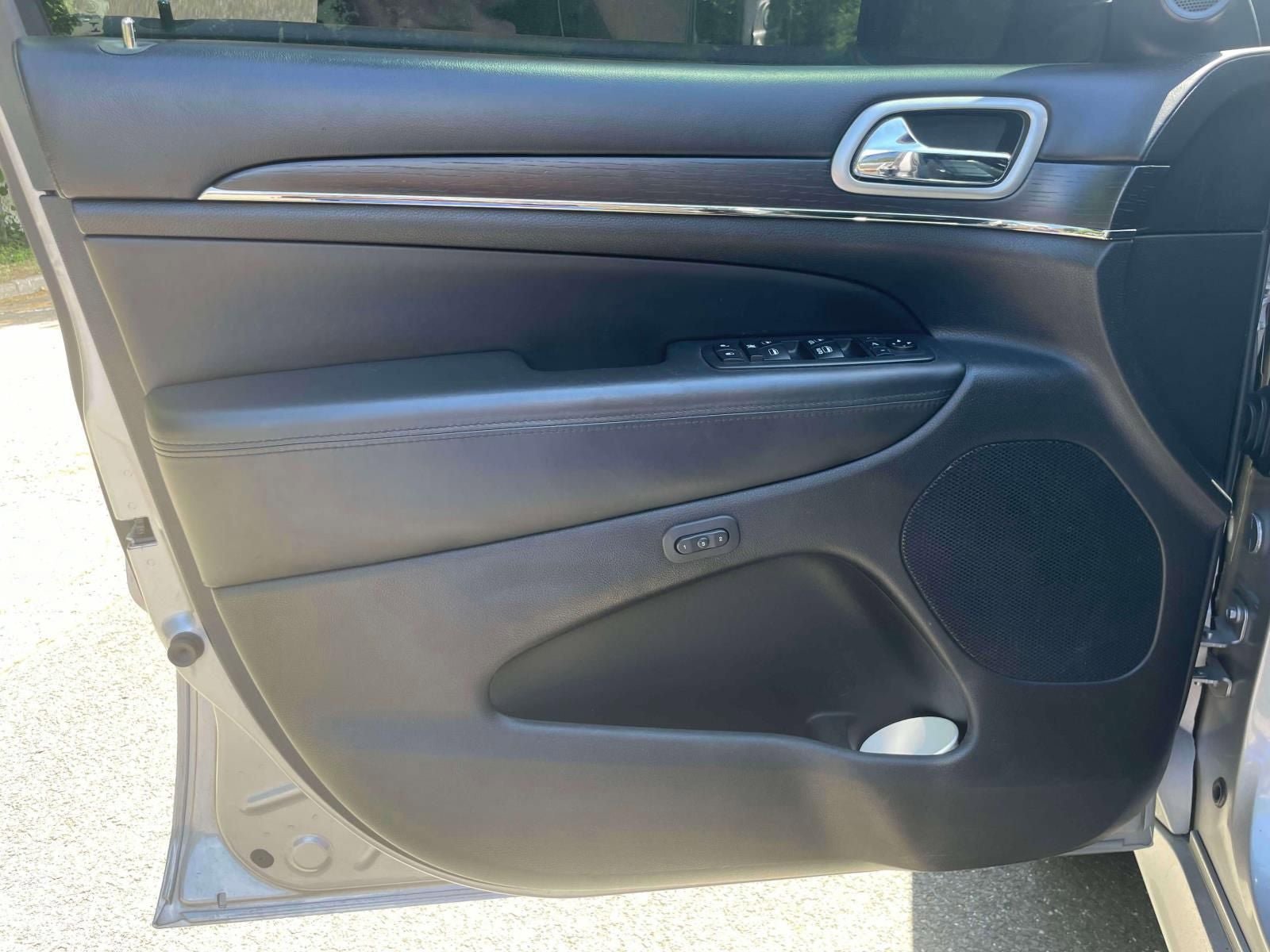 Used 2018 Jeep Grand Cherokee High Altitude AWD/4WD image 16