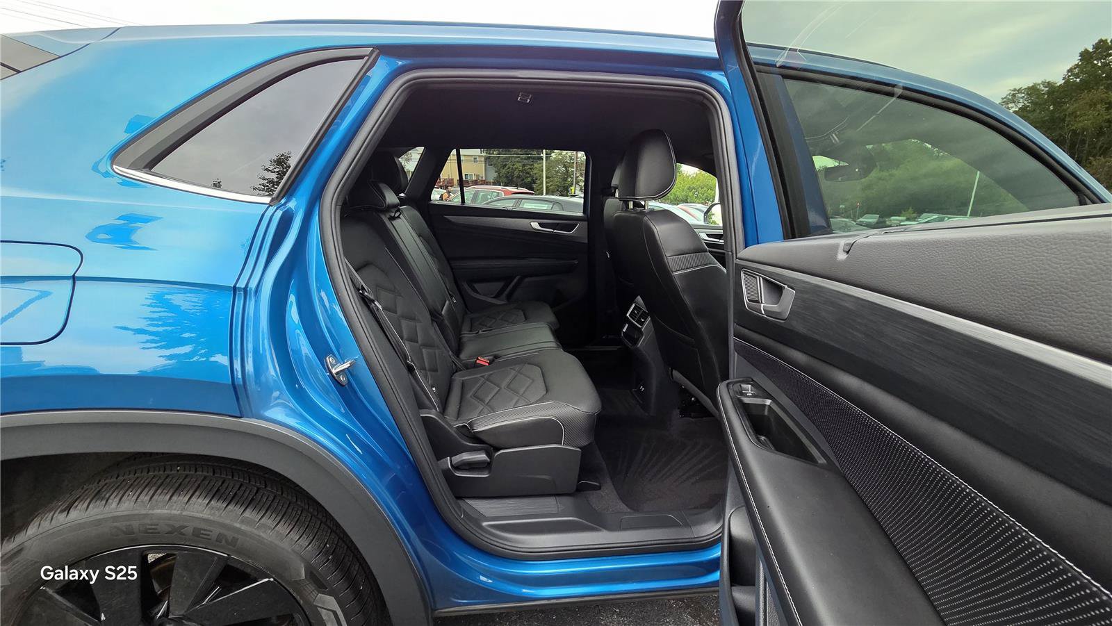 Certified 2024 Volkswagen Atlas Cross Sport SE w/ Black Wheel Package AWD/4WD image 33