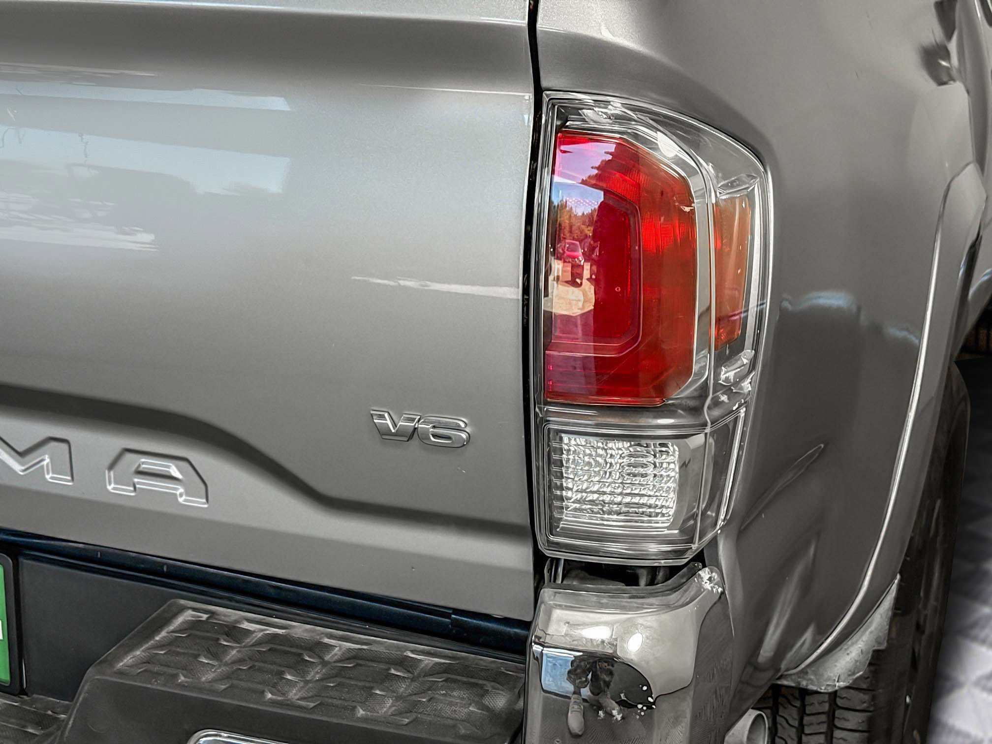 Used 2017 Toyota Tacoma SR image 34