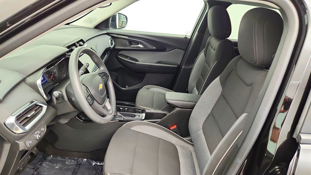 Used 2023 Chevrolet TrailBlazer LT w/ Convenience Package AWD/4WD image 20