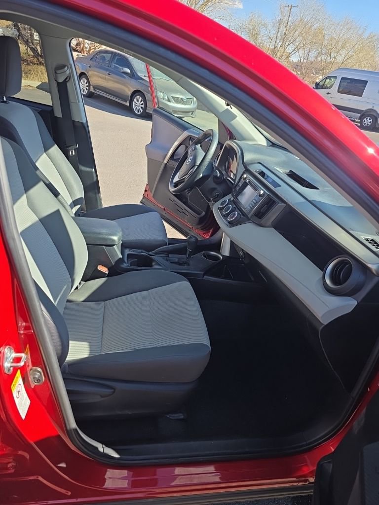 Used 2015 Toyota RAV4 LE w/ Preferred Accessory Package image 19