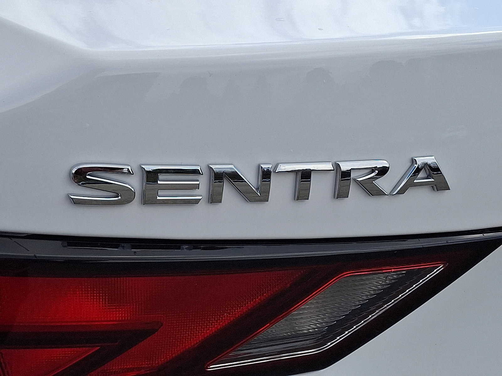 Used 2025 Nissan Sentra SV image 32