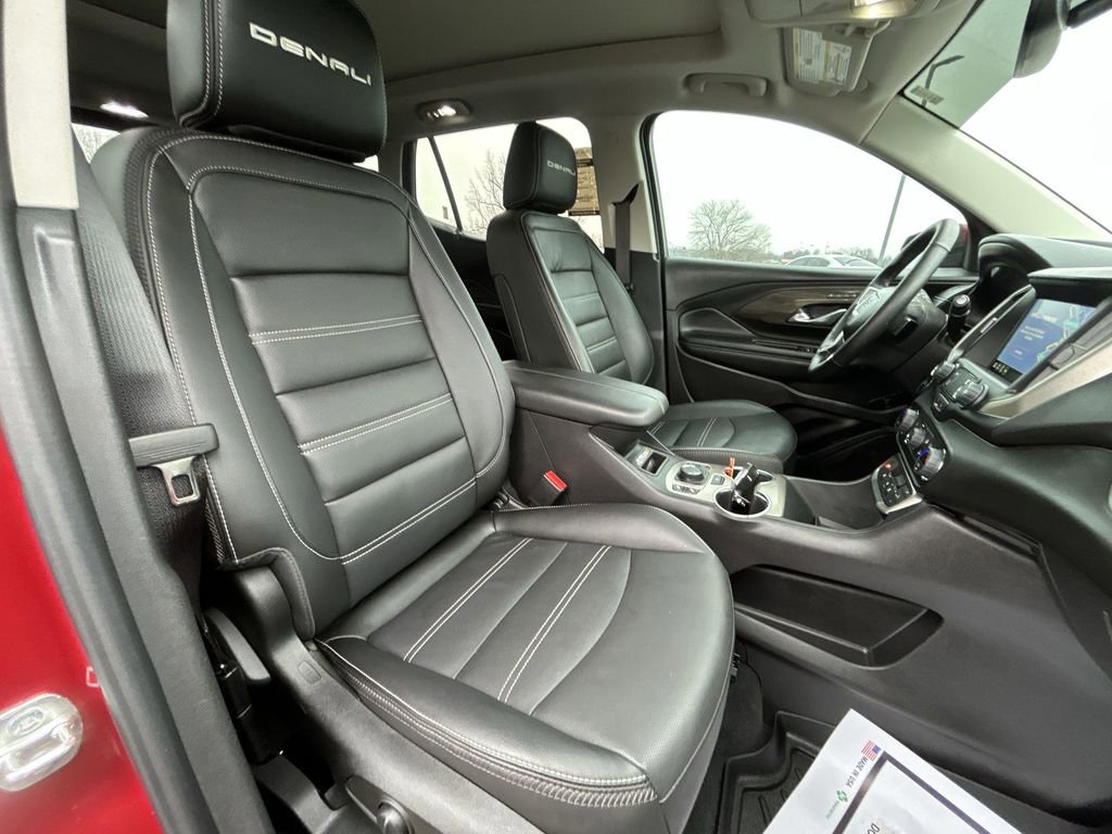 Used 2024 GMC Terrain Denali image 31
