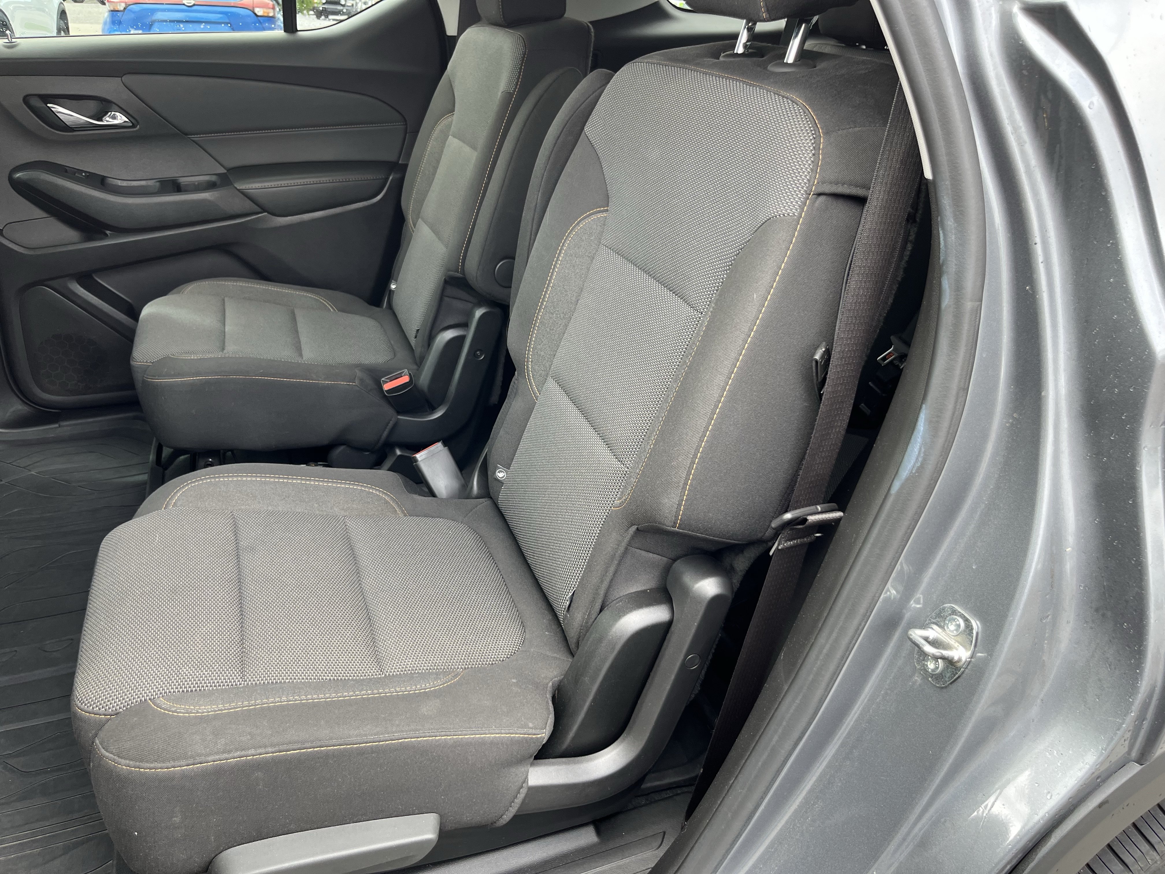 Used 2021 Chevrolet Traverse LT w/ LPO, Blackout Package AWD/4WD image 19