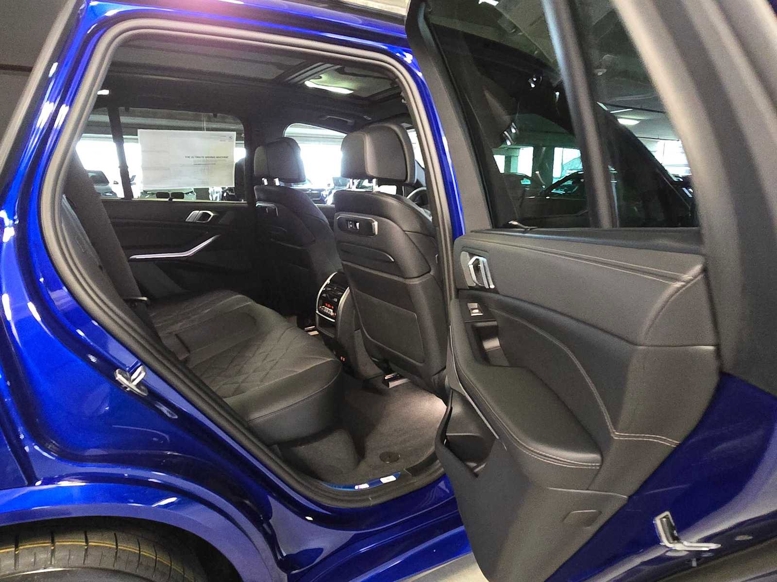 New 2026 BMW X5 M60i w/ Executive Package image 27
