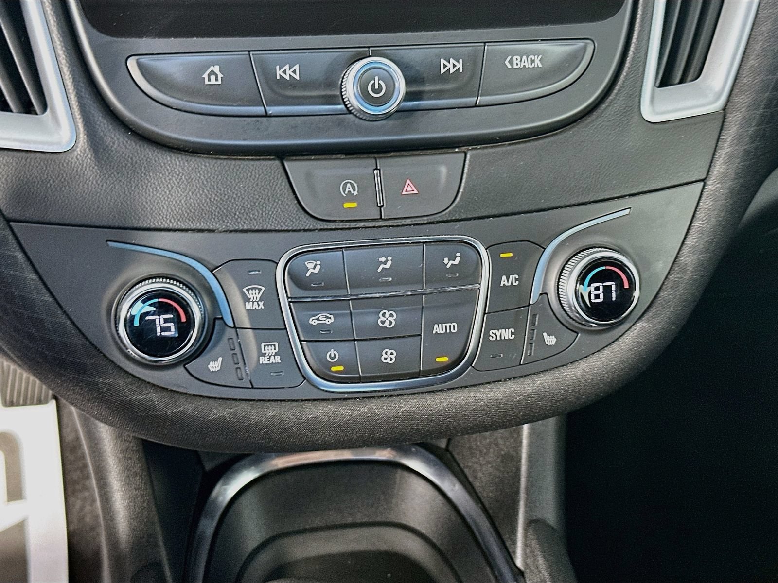 Used 2023 Chevrolet Malibu LT FWD image 15
