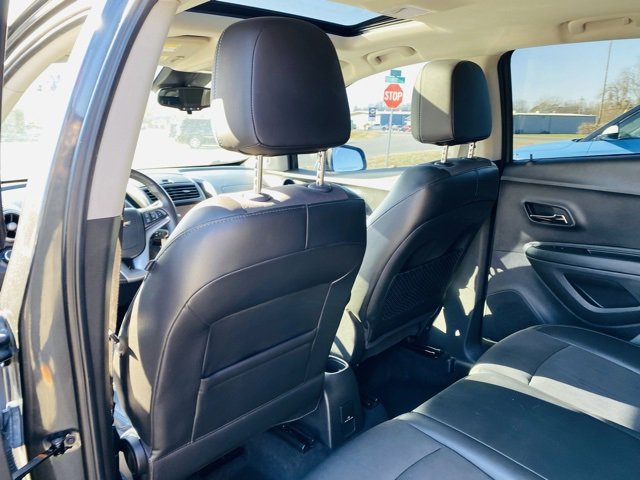 Used 2016 Chevrolet Trax LT w/ LT Sun and Sound Package image 22