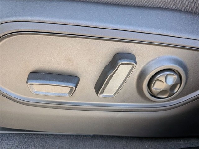 New 2025 Jeep Grand Cherokee Limited w/ Black Appearance Package image 13