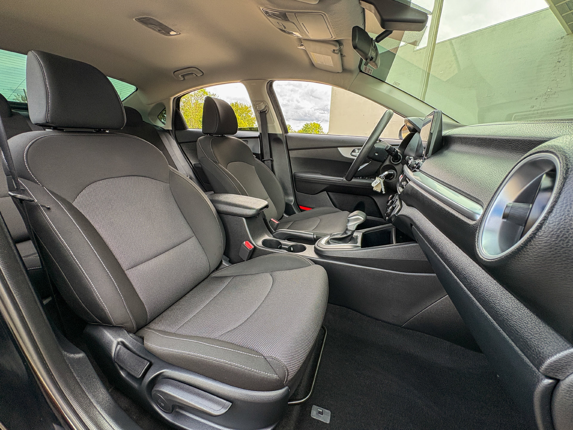 Used 2024 Kia Forte LXS w/ LXS Technology Package FWD image 26
